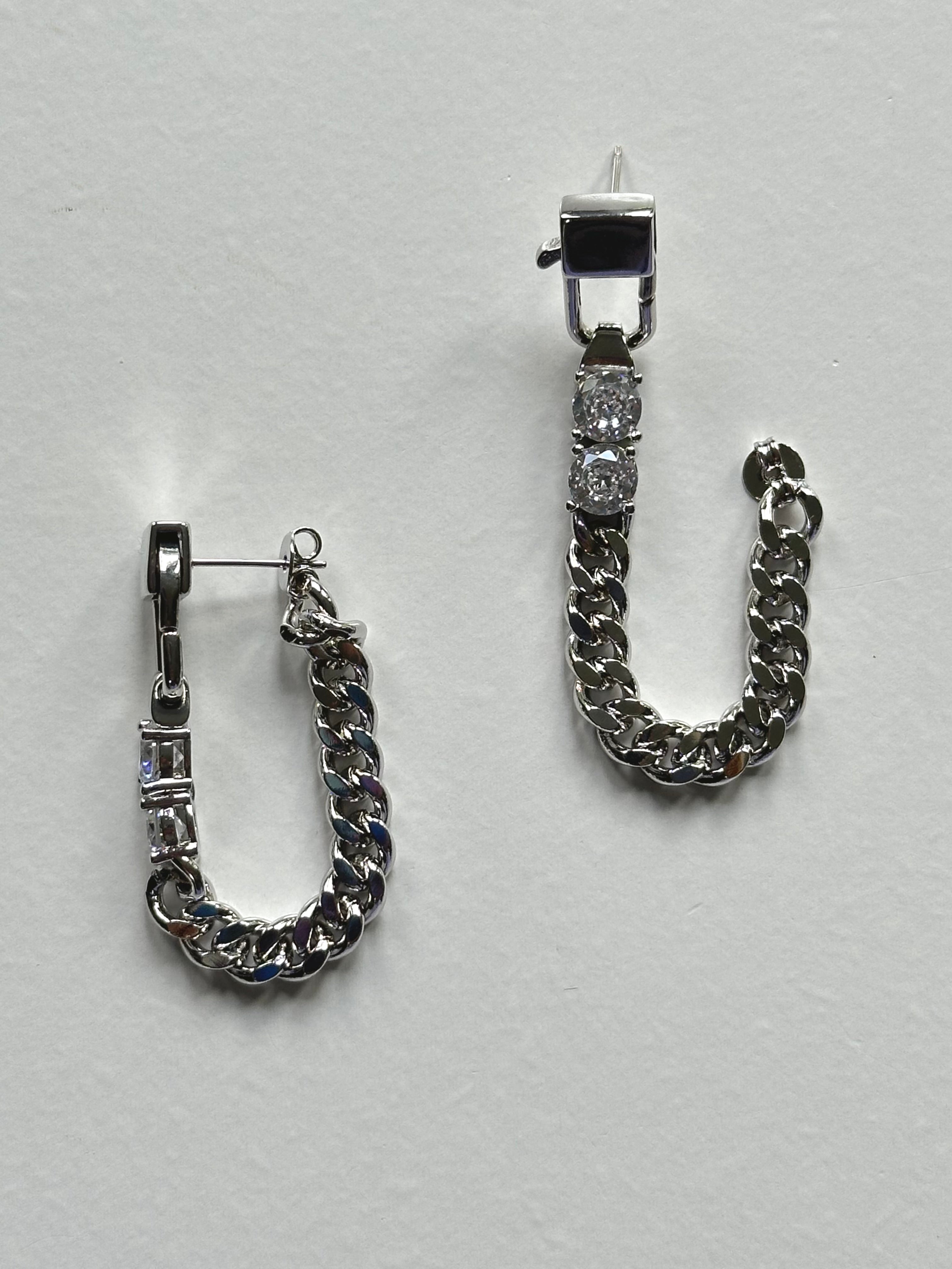 Luminous Links Earrings (Silver)