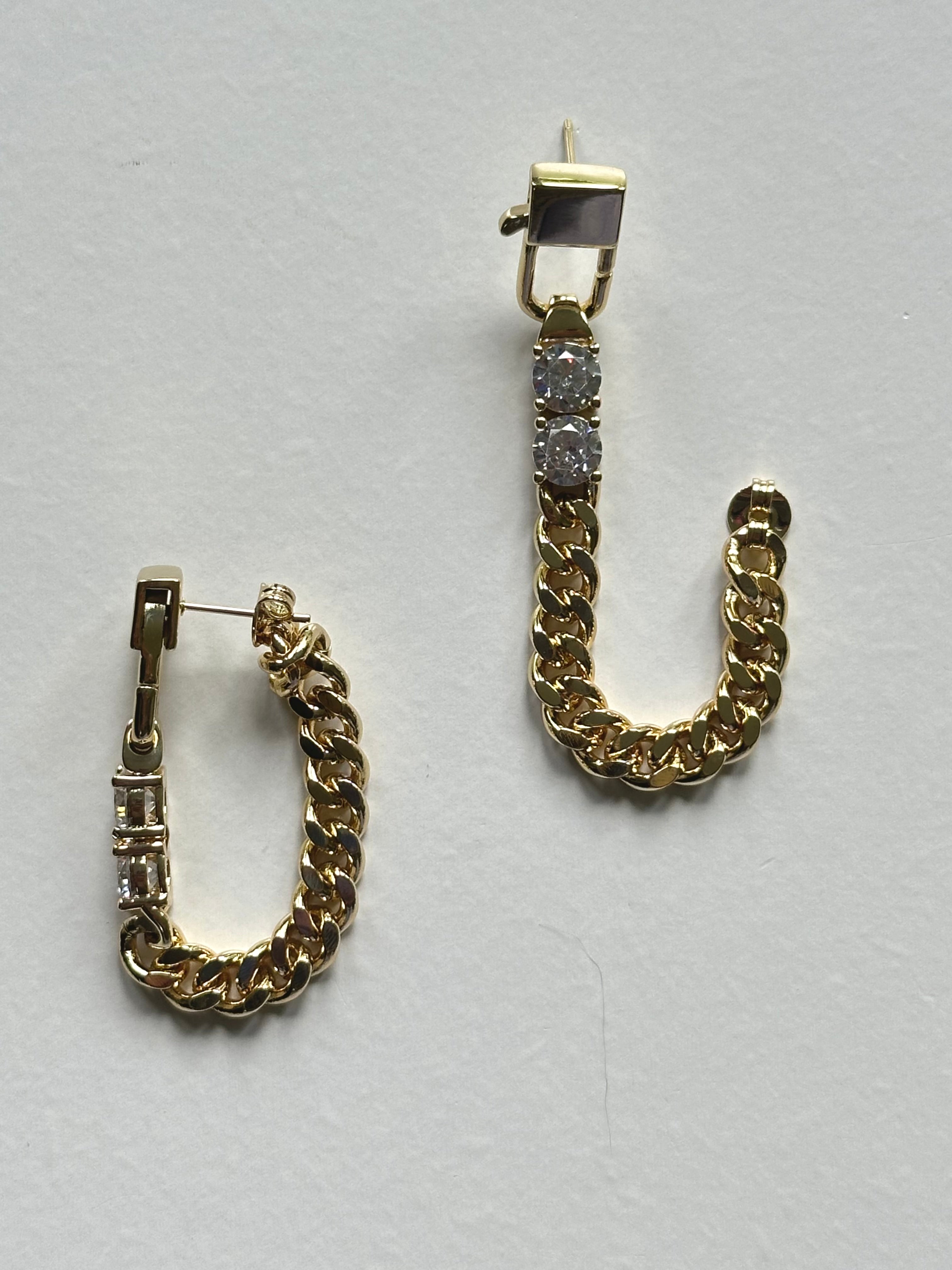 Luminous Links Earrings (Gold)