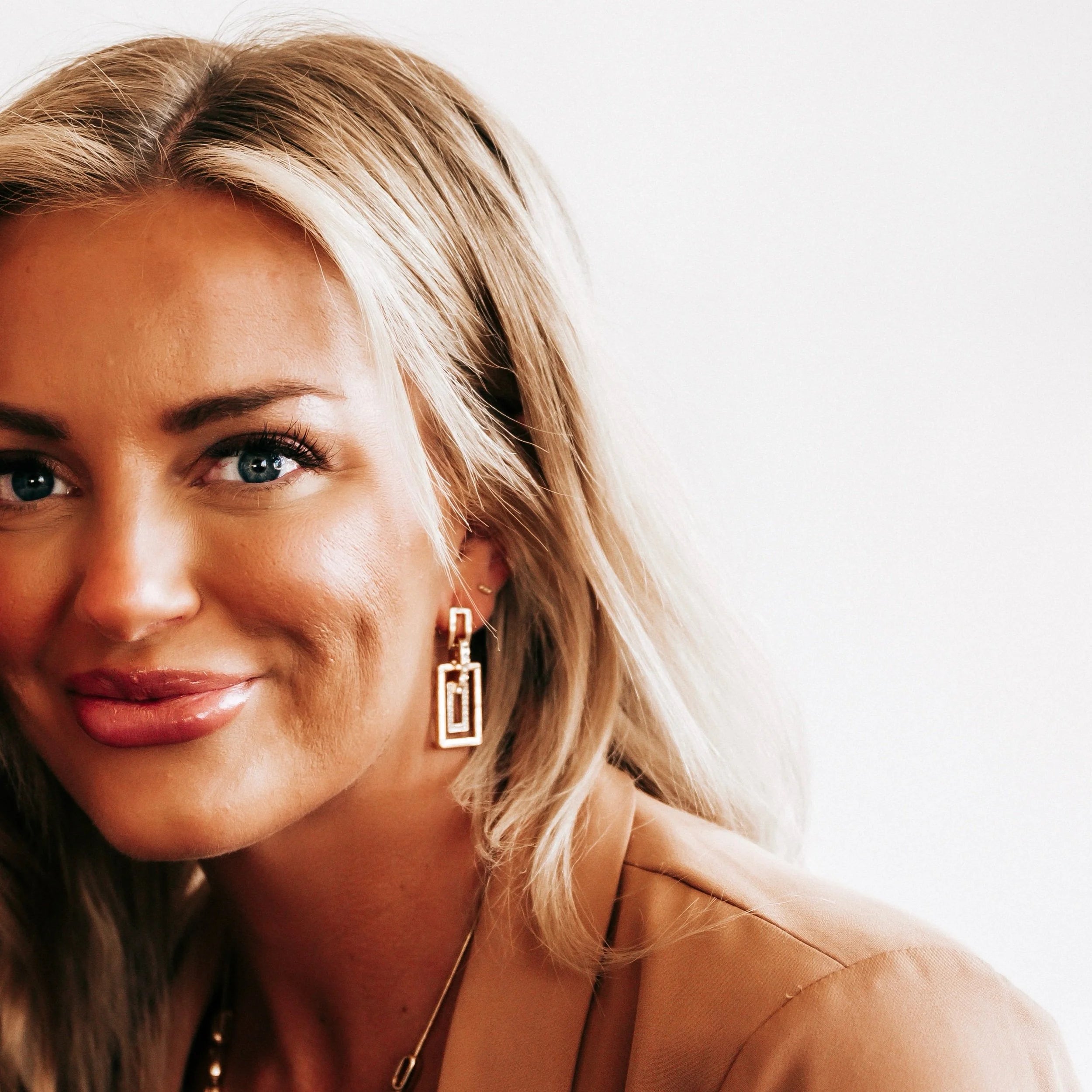 City Girl Chic Earrings (Gold)