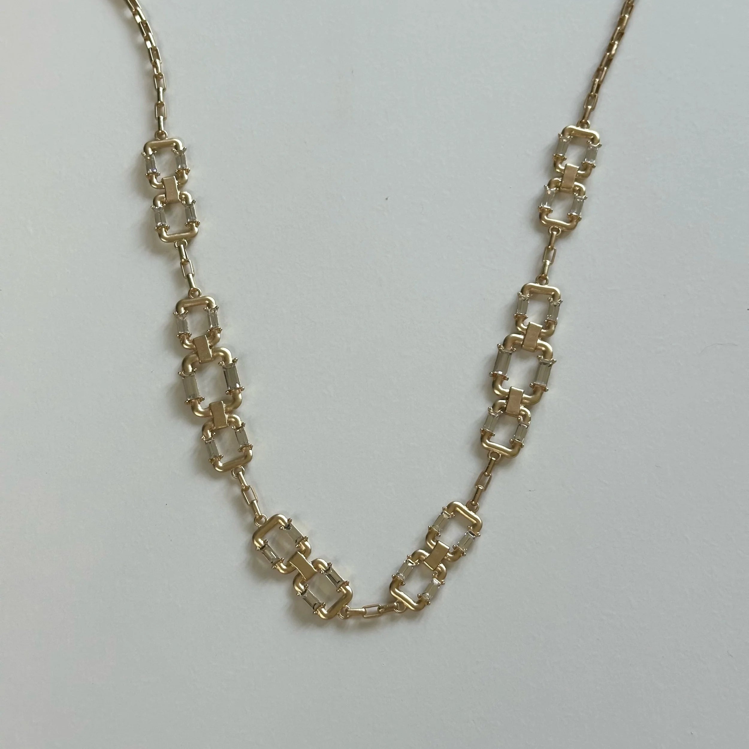 Luxe Lineage Necklace (Gold)
