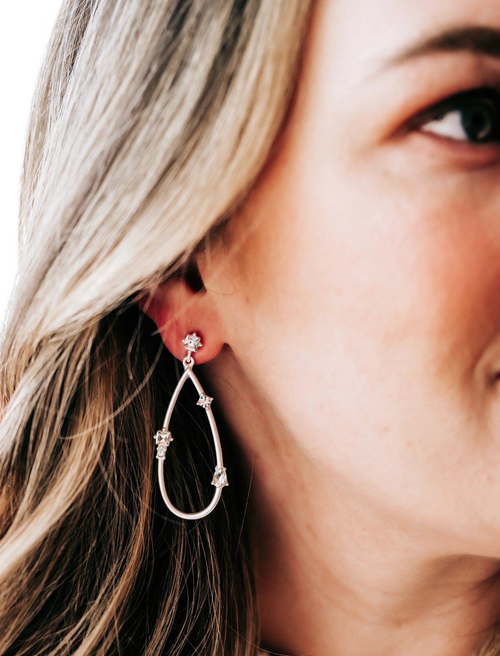 Subtle Shimmer Earrings (Silver)